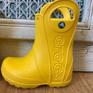 Yellow Crocs boots for toddlers